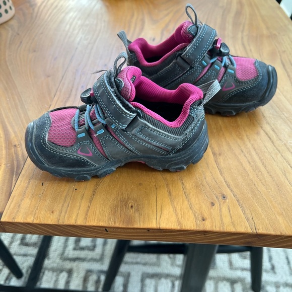 Keen Oakridge Lowtop WP size children’s 8 - Picture 5 of 7